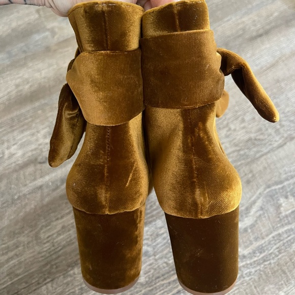 Madewell Esme Bow Boot in velvet - Picture 7 of 11